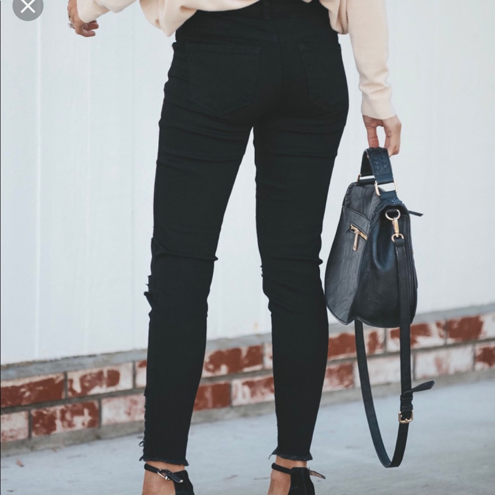 VICI - Frayed cutoff denim